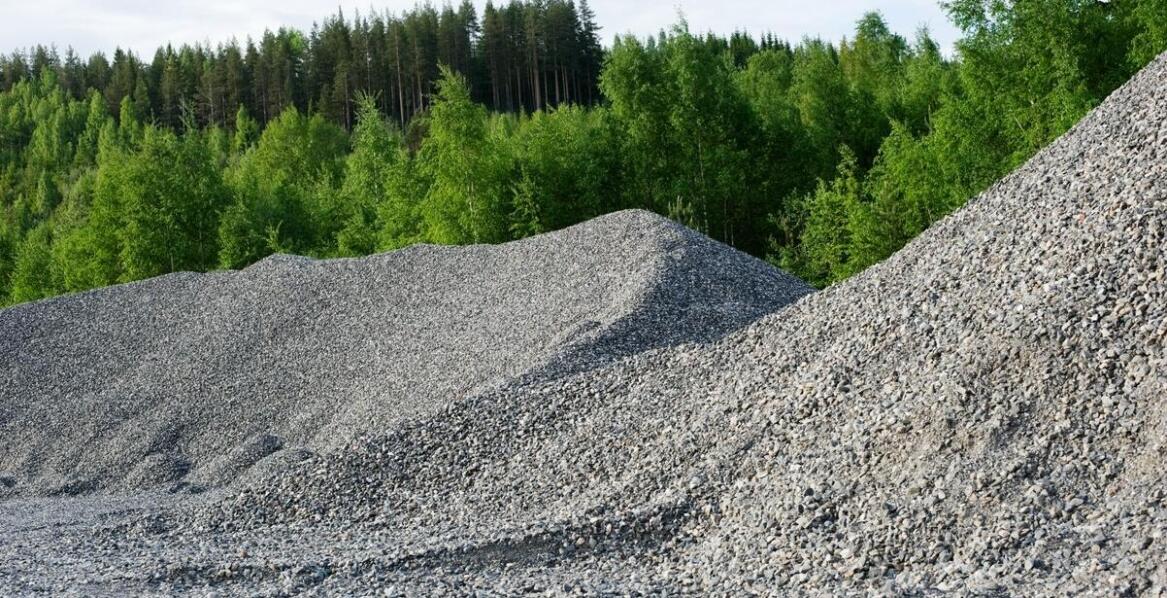 Tłuczeń pomorski – dlaczego jest kluczowym materiałem w budownictwie?