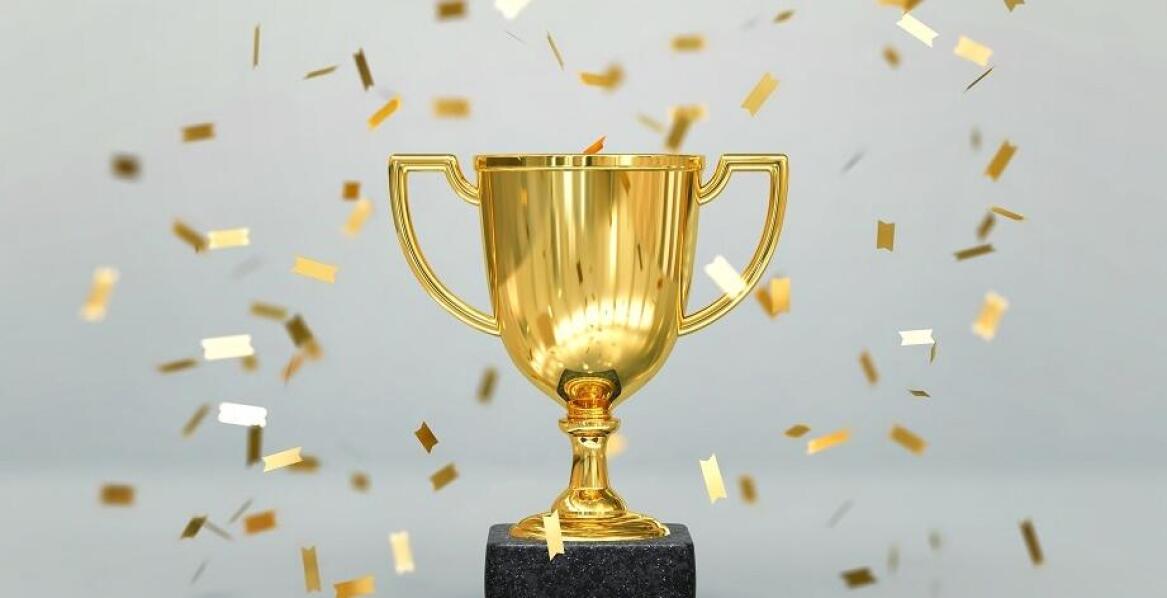 Eleganckie trofea i statuetki – wyjątkowe puchary na każdą okazję