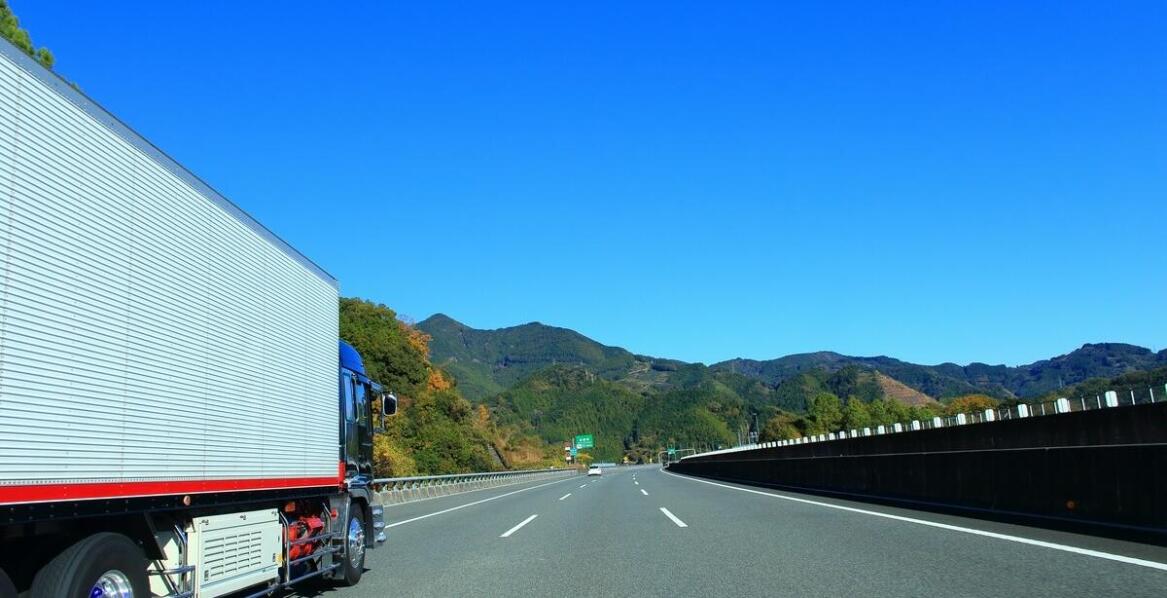 Dlaczego warto znać zasady dotyczące szybkości na autostradzie przed podróżą?