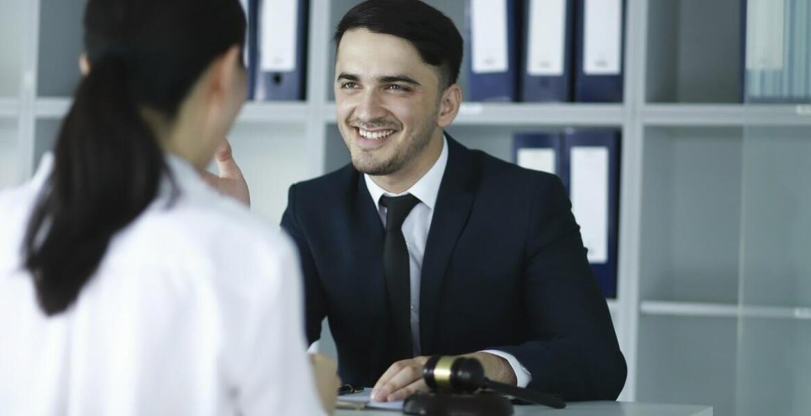 Jakie aspekty współpracy z adwokatem w Mińsku Mazowieckim są najczęściej chwalone przez klientów?