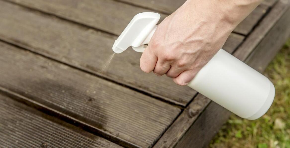 Renowacja desek tarasowych – porównanie różnych metod i ich efektywności