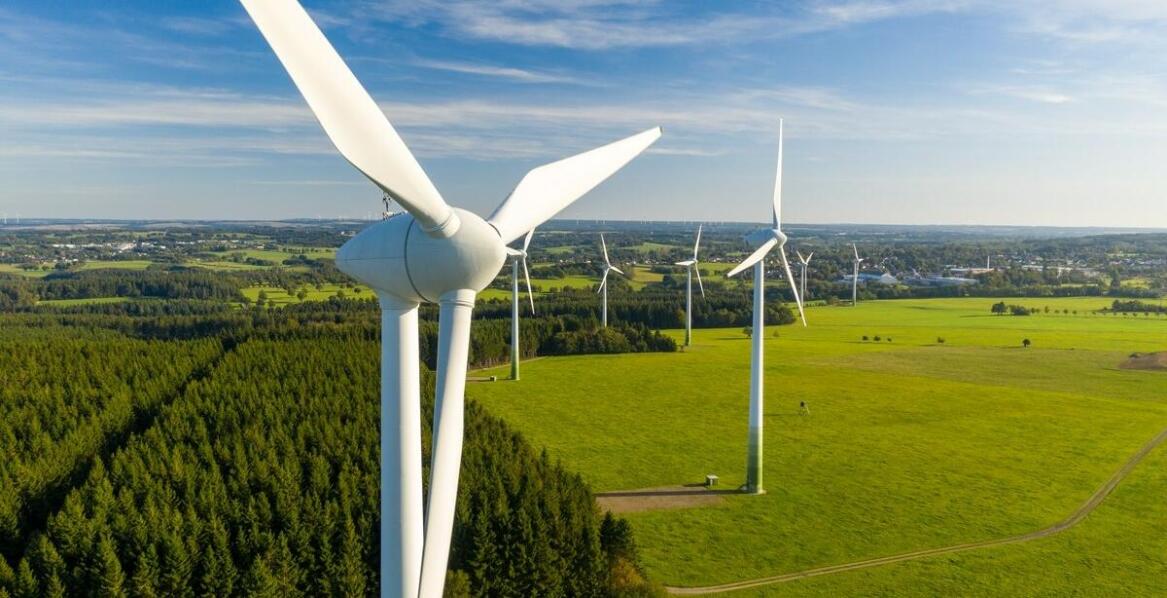 Jakie są różnice między różnymi typami elektrowni wodnych dostępnych na rynku?