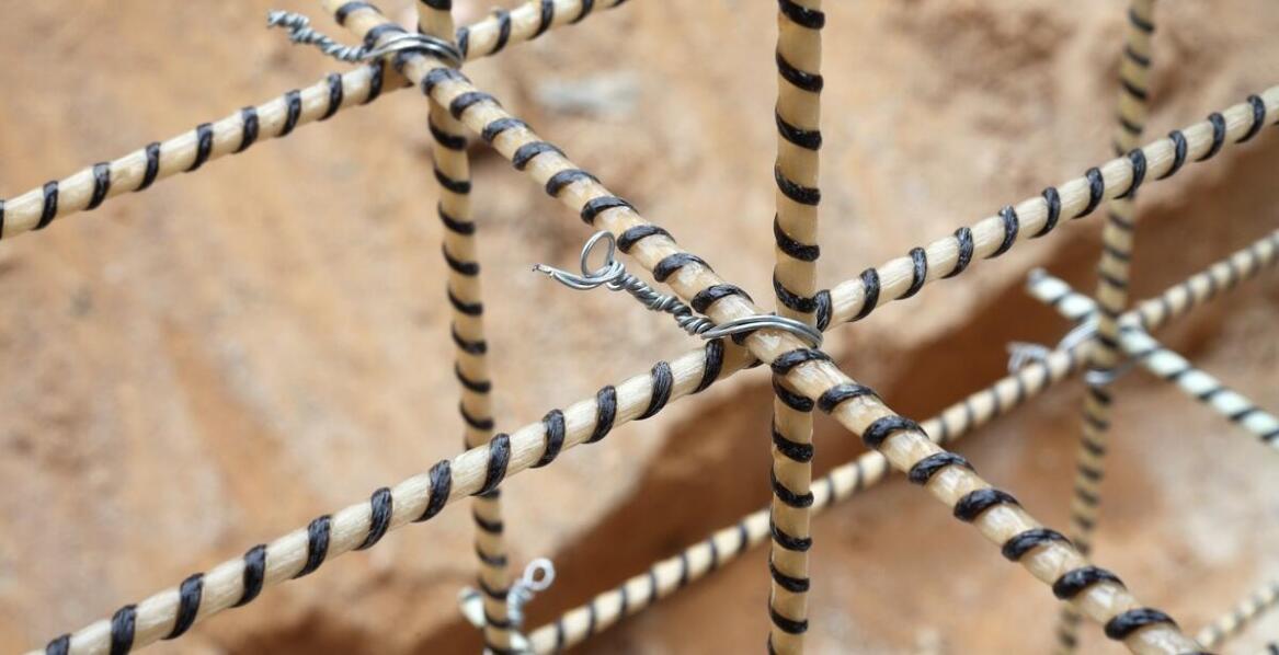 Jak łącznik do gabionów wpływa na trwałość konstrukcji w trudnych warunkach atmosferycznych?