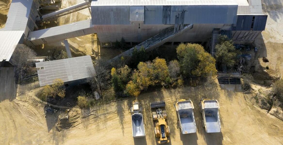 Rola zgarniaczy w procesie zarządzania jakością transportu materiałów