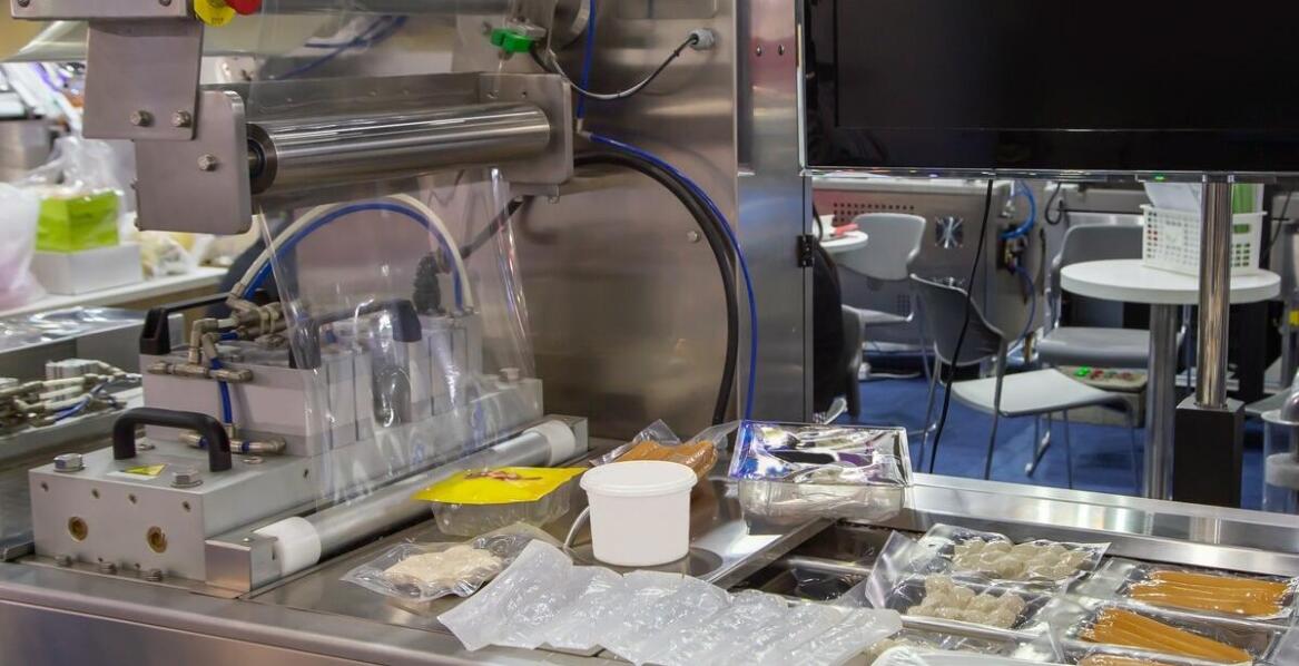 Efektywność nowoczesnych maszyn pakujących w transporcie napojów