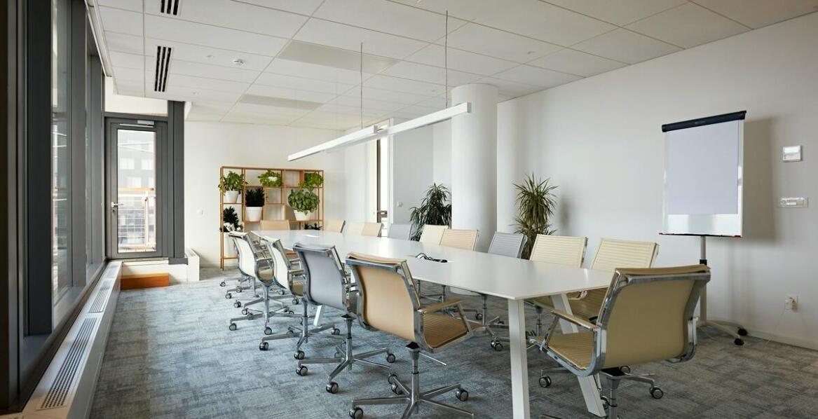 Wyzwania i rozwiązania logistyczne przy organizacji dużych spotkań firmowych