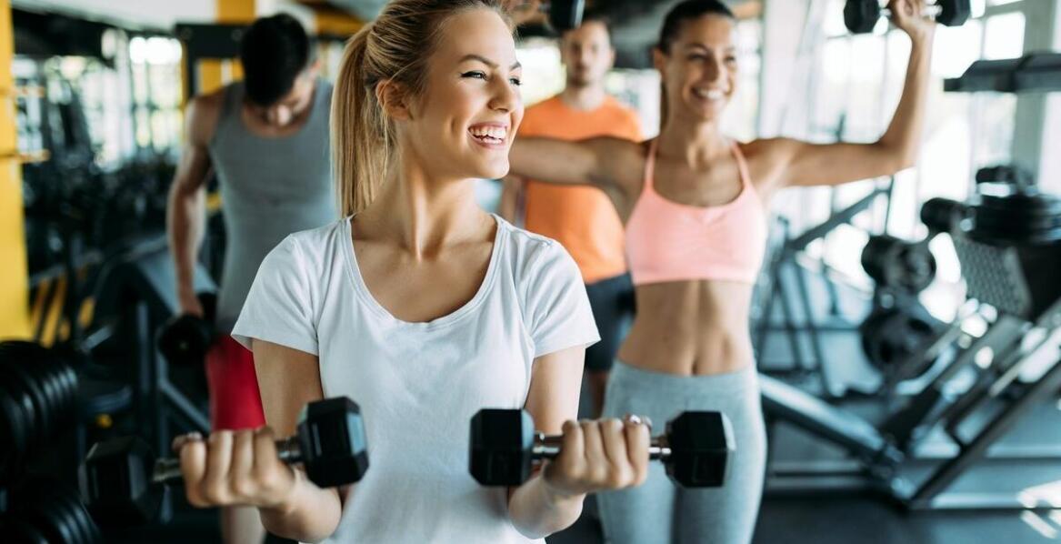 Jak step one karnet ułatwia dostęp do zróżnicowanych stref treningowych?