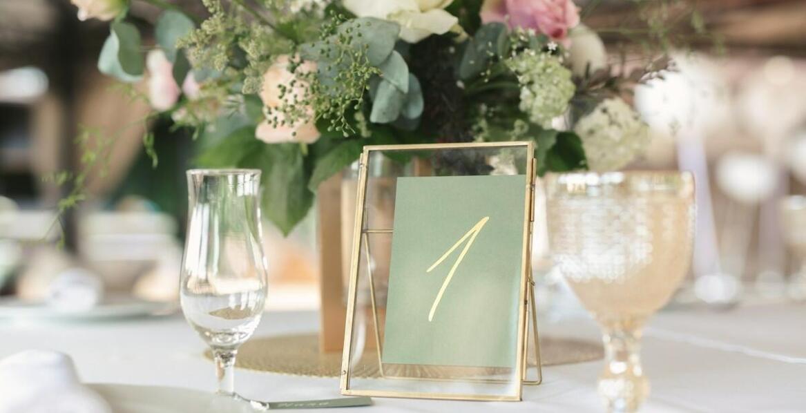 Jak blog florystyczny wspiera kreatywność w tworzeniu lasów w słoiku?