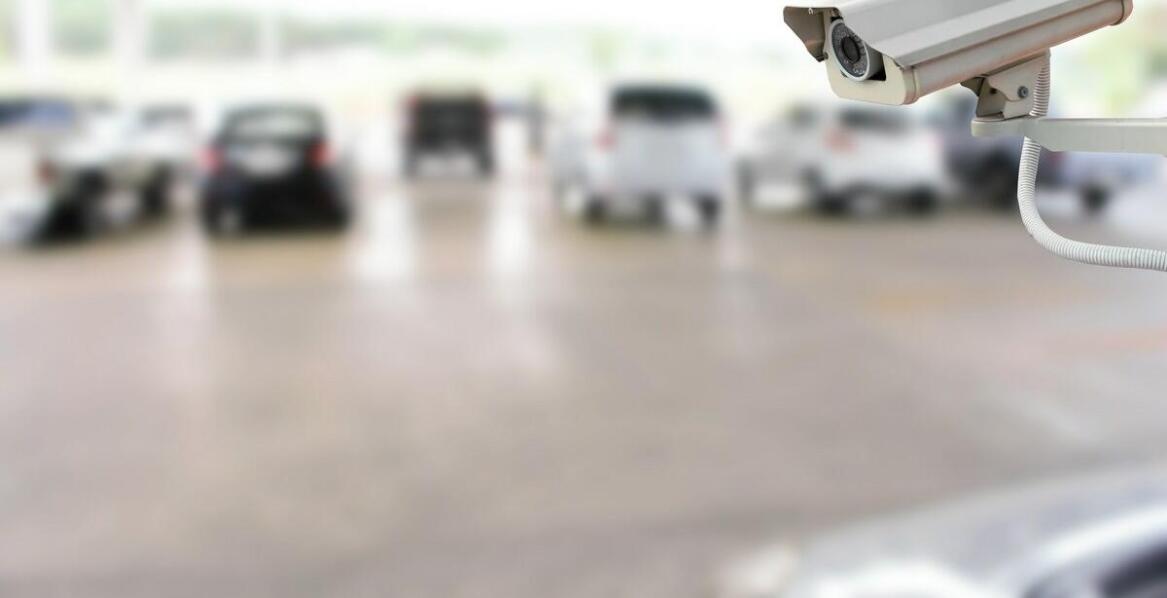 Jakie standardy bezpieczeństwa obowiązują na parkingach dla amerykańskich awionetek?