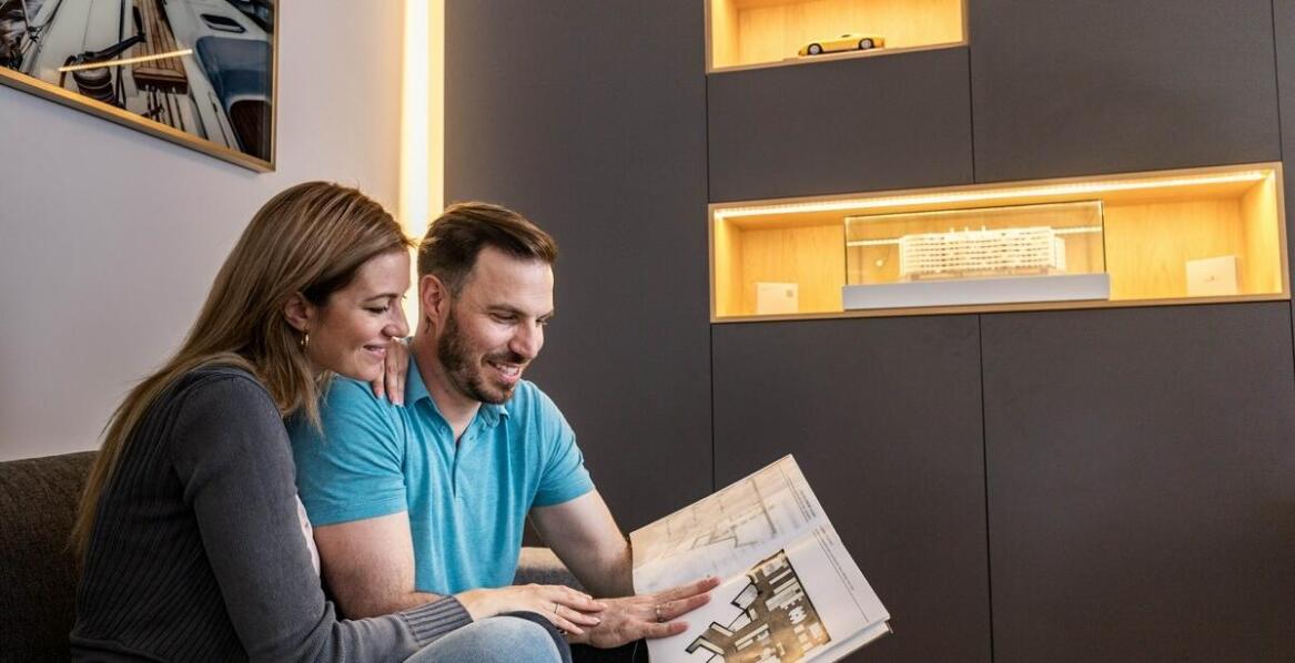 Jakie są zalety współpracy z agencją nieruchomości przy zakupie mieszkania?