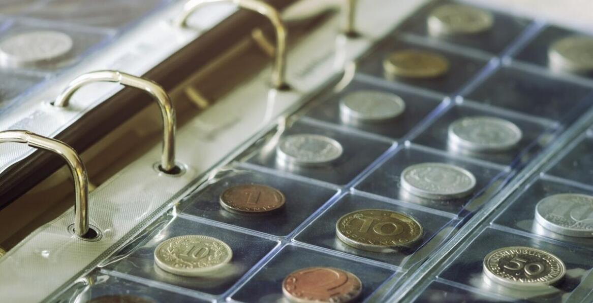 Jak przechowywać karty kolekcjonerskie, by zachować ich wartość?