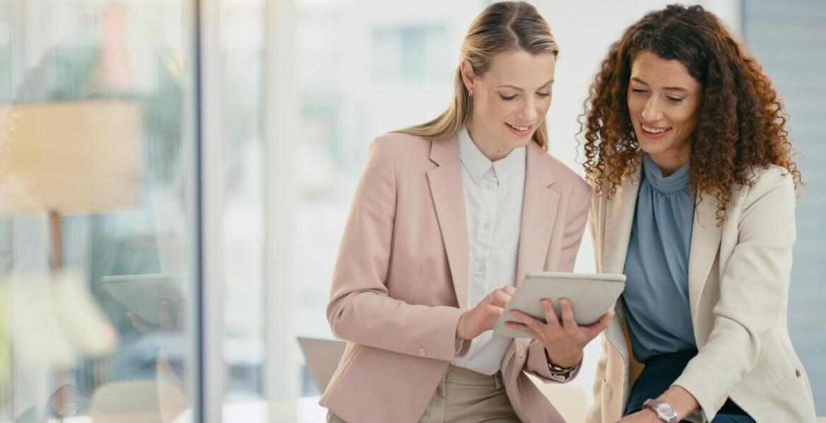 Modne zestawienia z wykorzystaniem swetra damskiego XXL na różne okazje