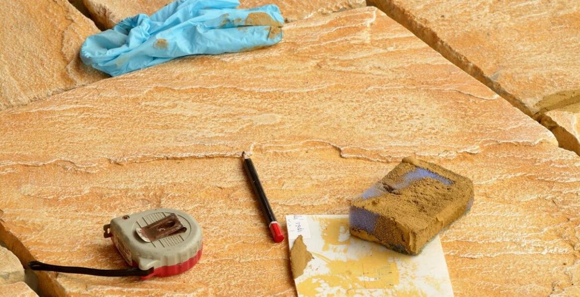 Jakie wyzwania stawia przed firmami usuwanie graffiti w dużych miastach?