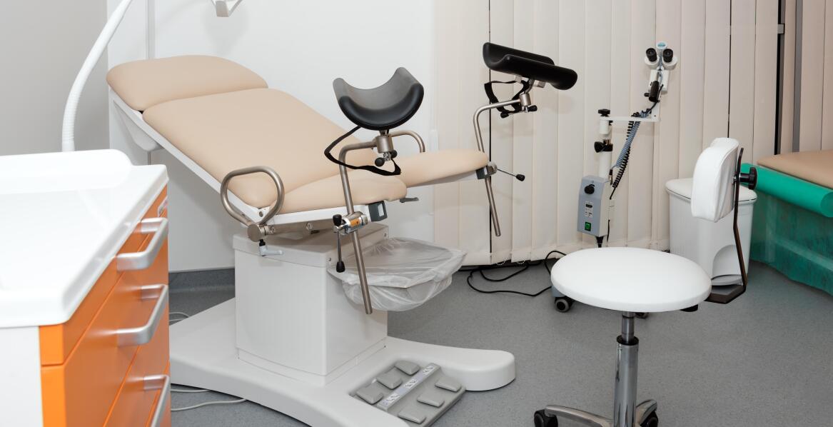 Fotele ginekologiczne a komfort pacjentek – co warto wiedzieć?