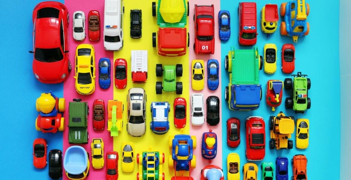 Jak organizować zabawy z użyciem resoraków? Wskazówki