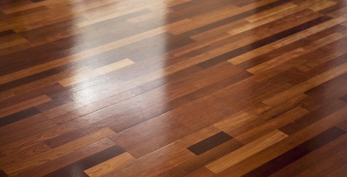 Ekologiczne aspekty wyboru deski podłogowej – dlaczego warto stawiać na drewno?