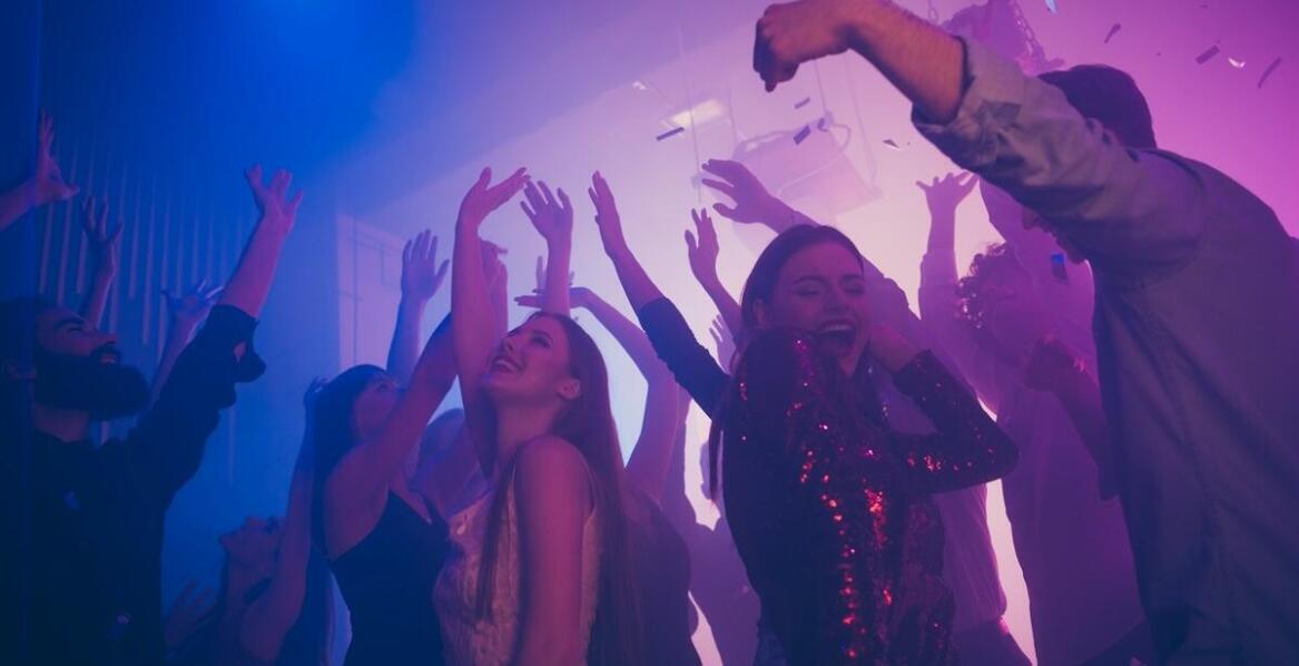 Rola interakcji z publicznością podczas występów na karczmie piwnej