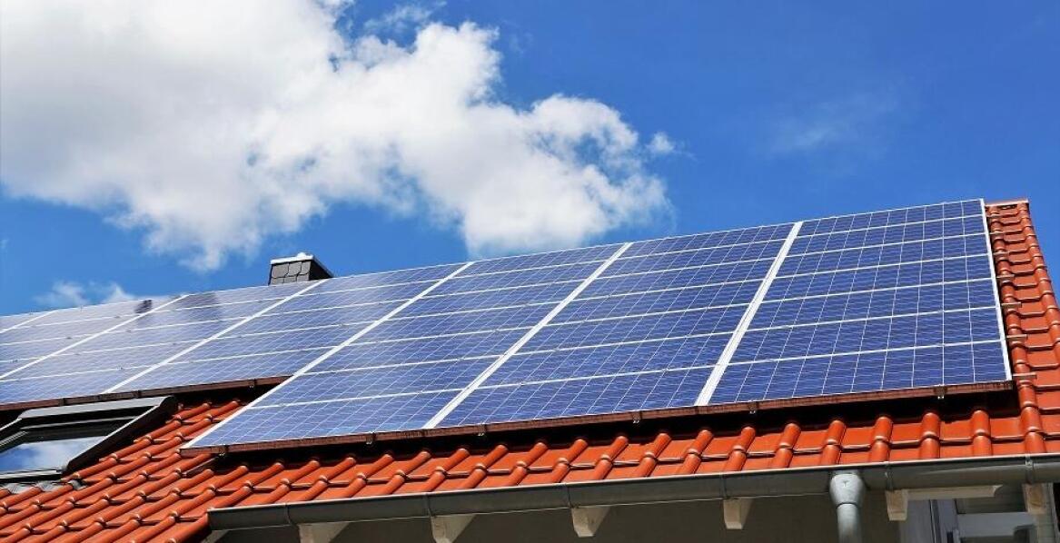 Panele fotowoltaiczne – czy to opłacalna inwestycja?