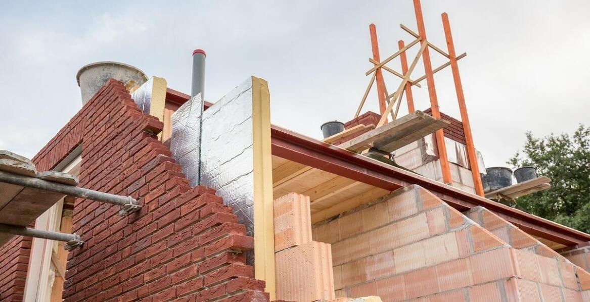 Koszty eksploatacji domów drewnianych – co warto uwzględnić?