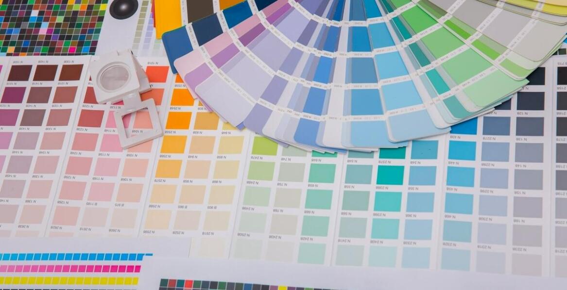 Rollupy a identyfikacja wizualna – jak je dopasować do wizerunku firmy?