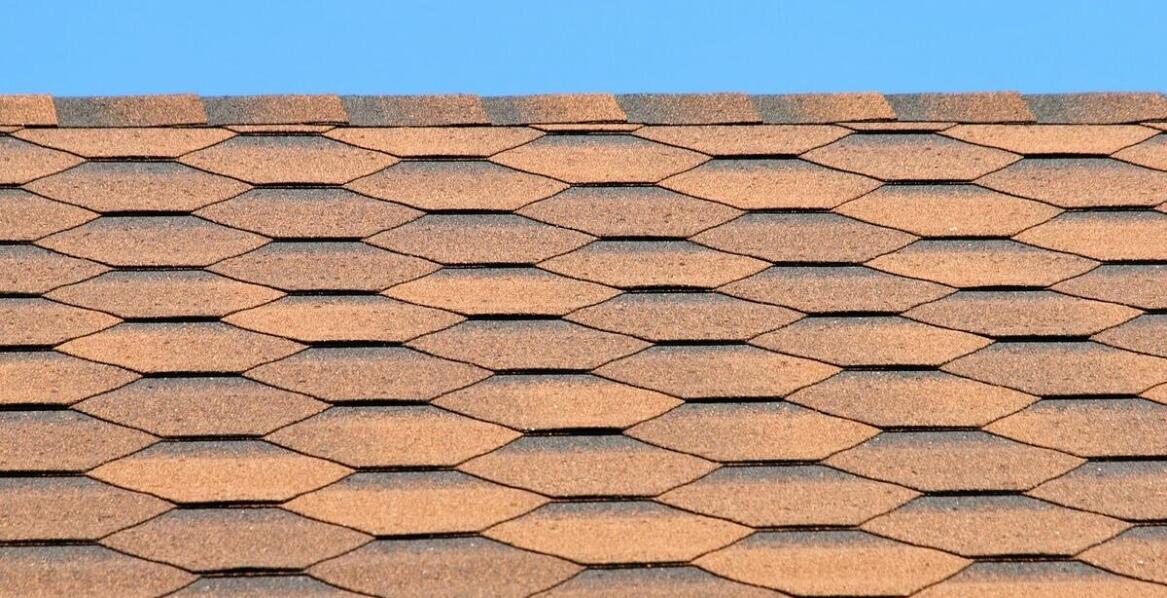 Jakie czynniki wpływają na trwałość dachu krytego dachówką ceramiczną?