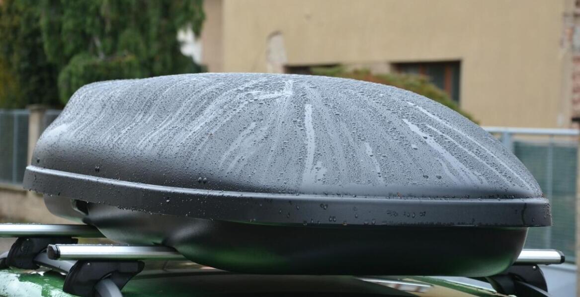 Wynajem boxu dachowego – jak uniknąć problemów z montażem?