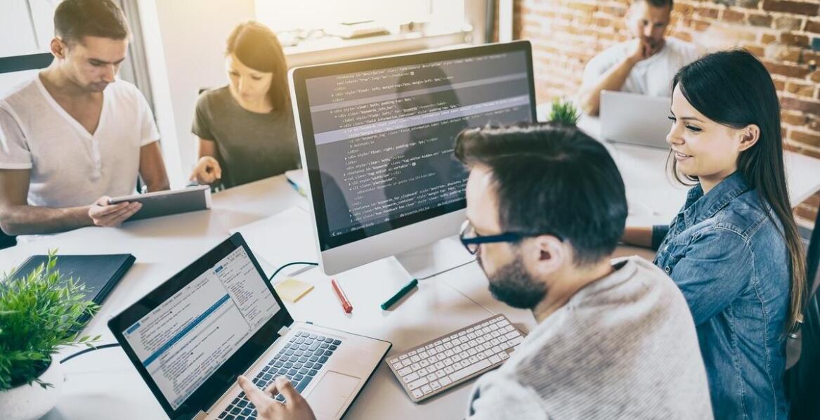 Dlaczego opieka informatyczna dla firm jest kluczowa w Bydgoszczy?