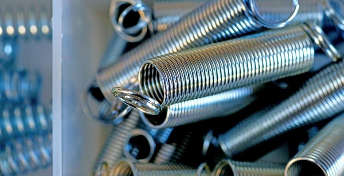 Rola sprężyn tłocznikowych w budowie nowoczesnych maszyn