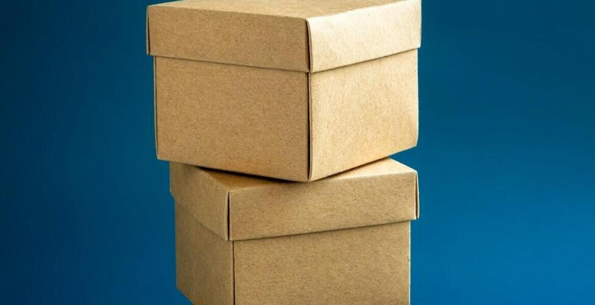 Jak pudełka kartonowe z okienkiem mogą zwiększyć sprzedaż w e-commerce?