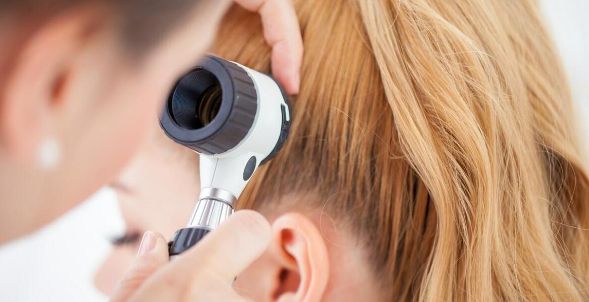 Dlaczego warto przeprowadzić analizę stanu skóry głowy przed rozpoczęciem leczenia?