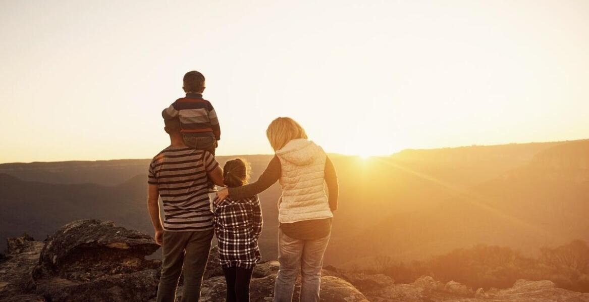 Wyprawy do Kenii: jak wybrać najlepsze terminy na wyjazd z dziećmi