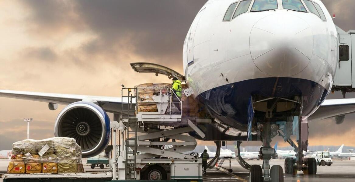 Jak zarezerwować transport na lotnisko w Poznaniu? Praktyczny przewodnik