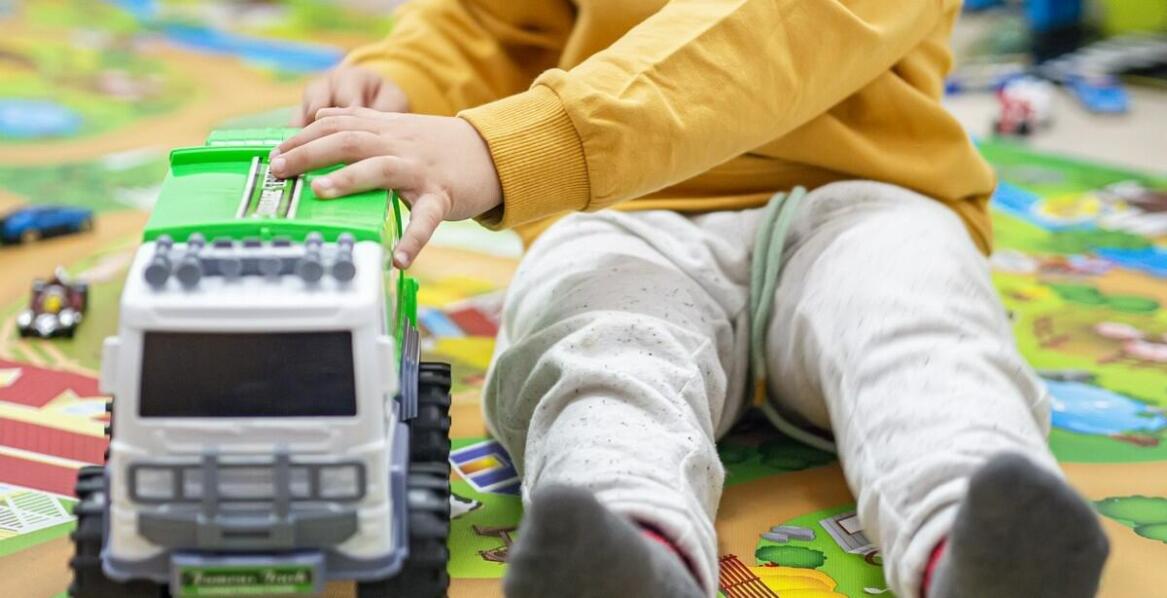 Ciężarówki na akumulator – idealny prezent na każdą okazję