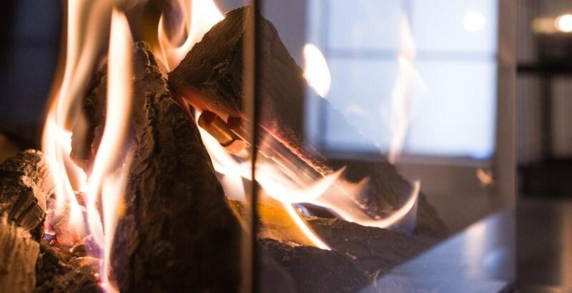 Przewodnik po używaniu tytan płynu do czyszczenia szyb kominkowych