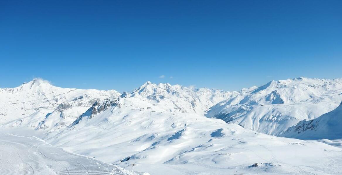 Narciarstwo dla początkujących – co oferuje kompleks narciarski?