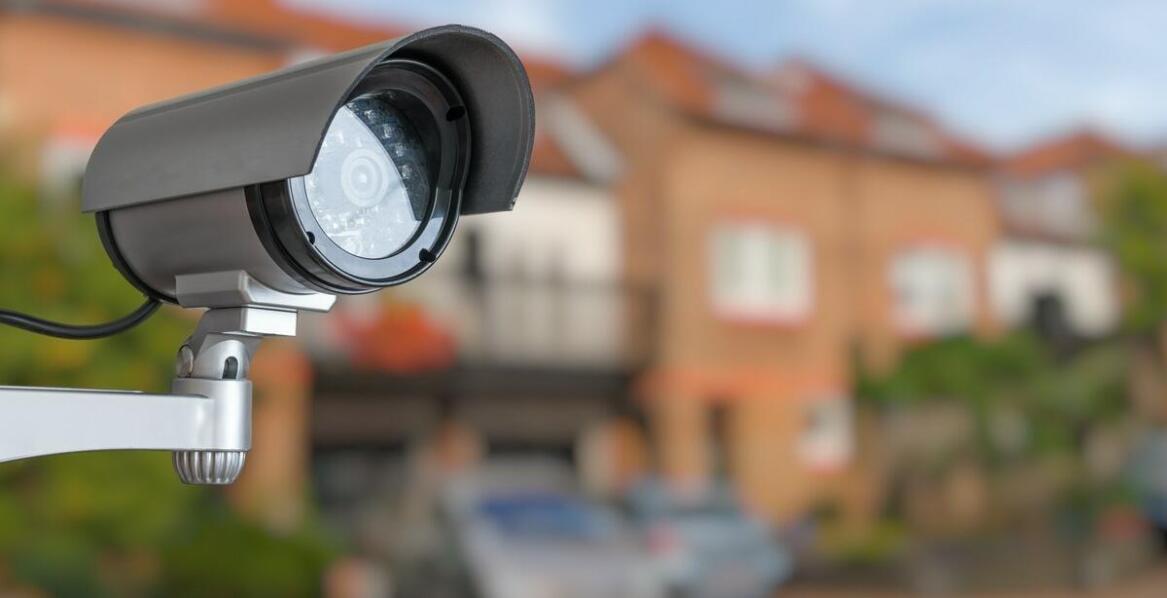 Jak skutecznie monitorować sytuację na osiedlu dzięki systemom CCTV?