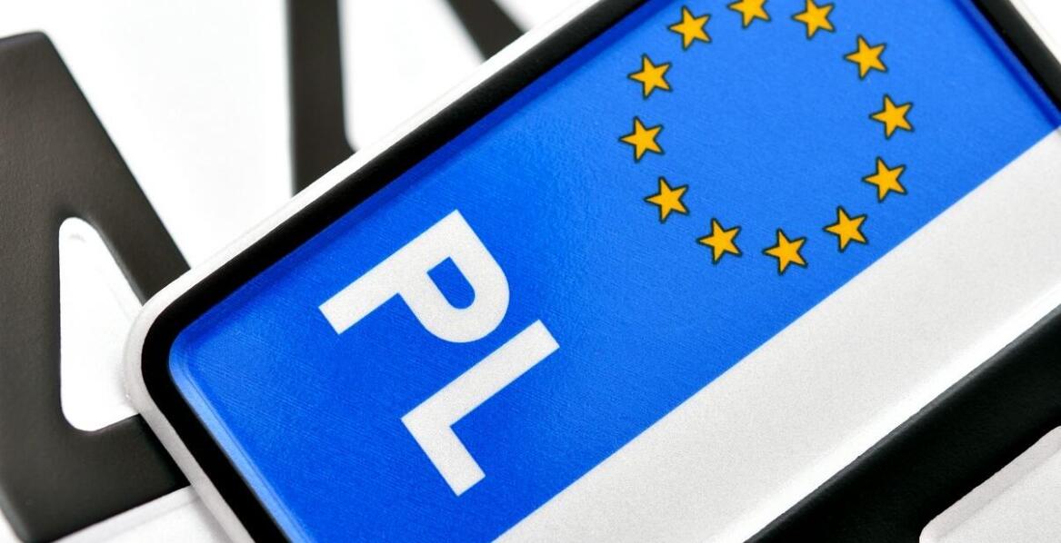 Jakie informacje zawarte w holenderskim dowodzie rejestracyjnym są kluczowe dla tłumacza przysięgłego?