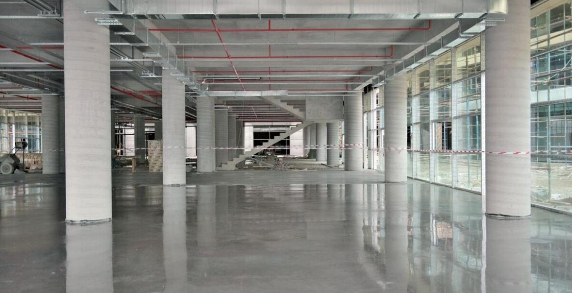 Praktyczne zastosowanie donic betonowych w centrach handlowych