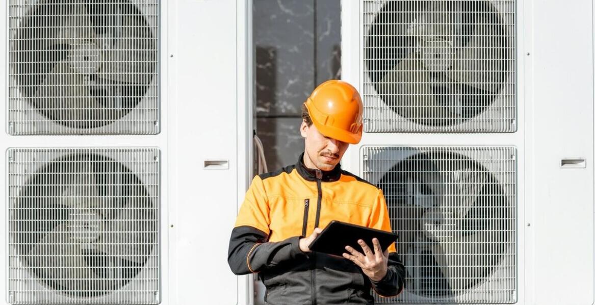 Serwisowanie urządzeń chłodniczych – dlaczego jest ważne?