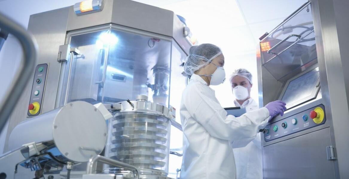 Jak dobrać odpowiednią chemię przemysłową do potrzeb warsztatu?