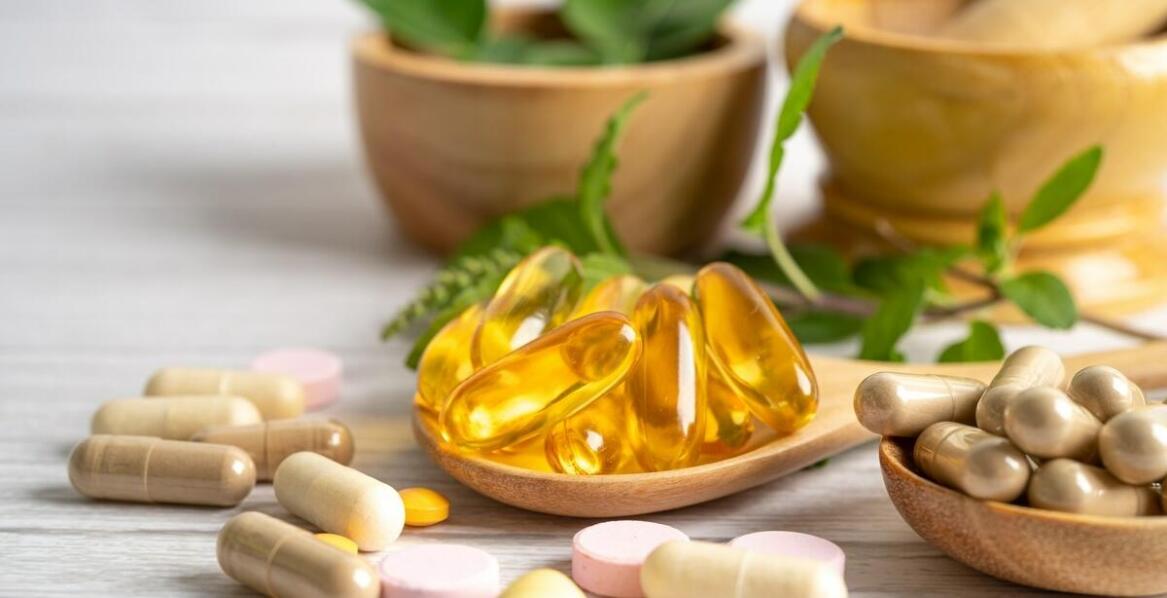 Kiedy warto skonsultować się z weterynarzem przed wprowadzeniem witaminy E do diety psa?