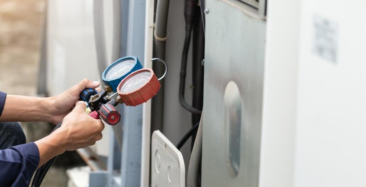 Klimatyzacja a zarządzanie wilgotnością powietrza w kwiarniach