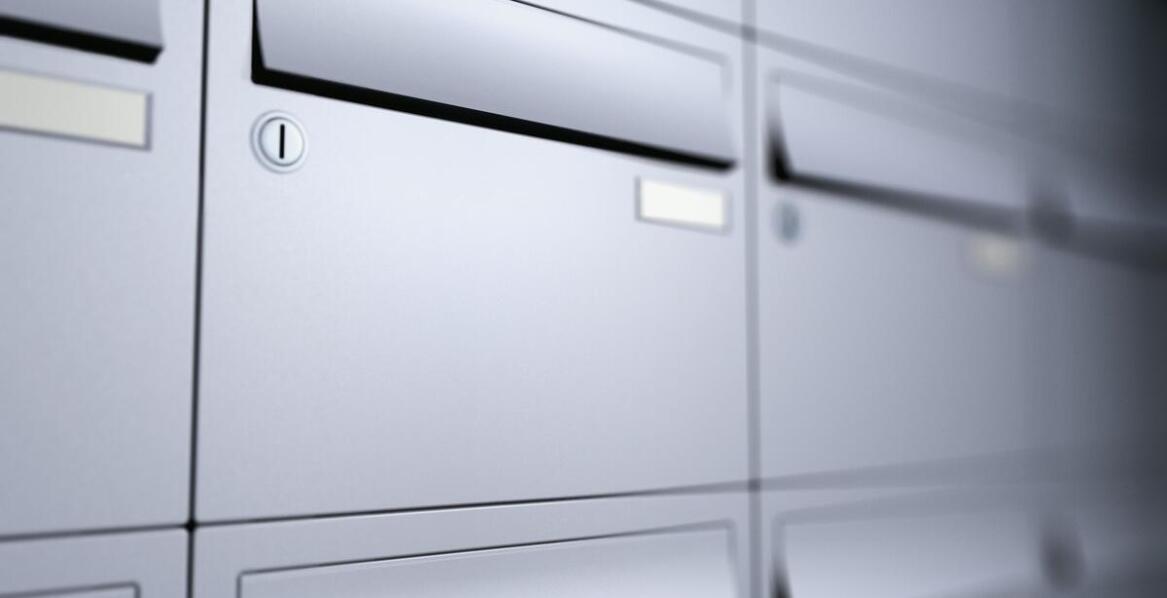 Personalizacja skrzynek na listy przelotowych – jakie są możliwości?