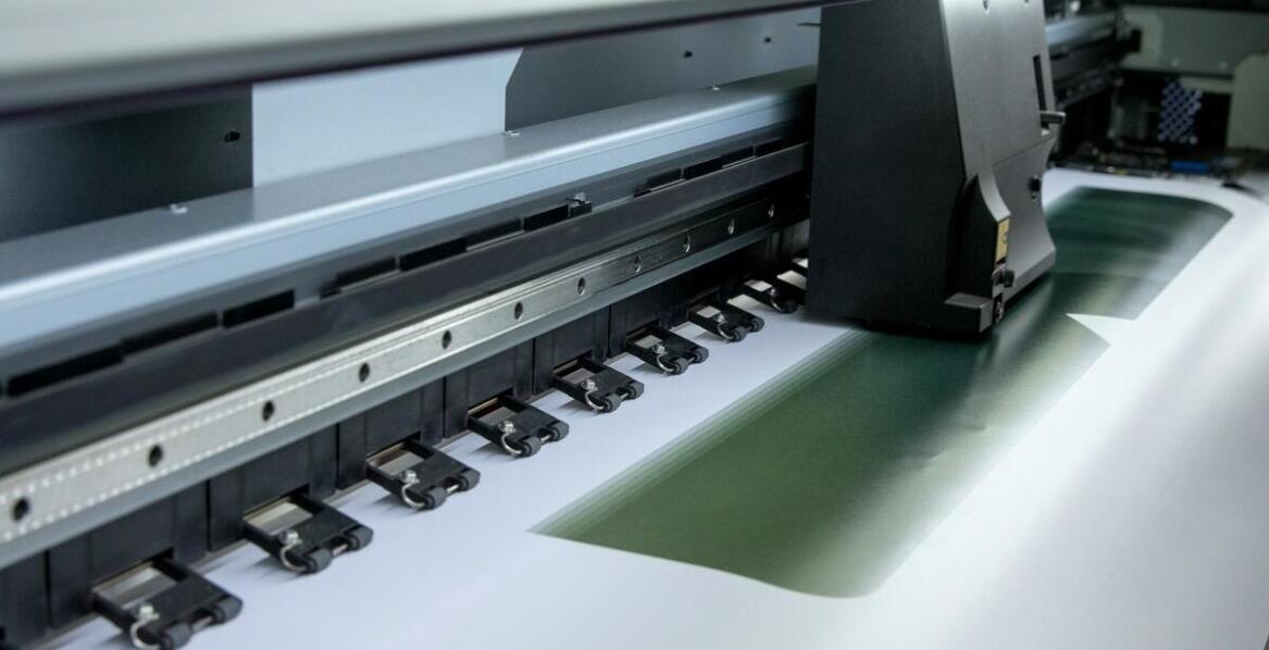 Jakie cechy powinien mieć profesjonalny producent billboardów?