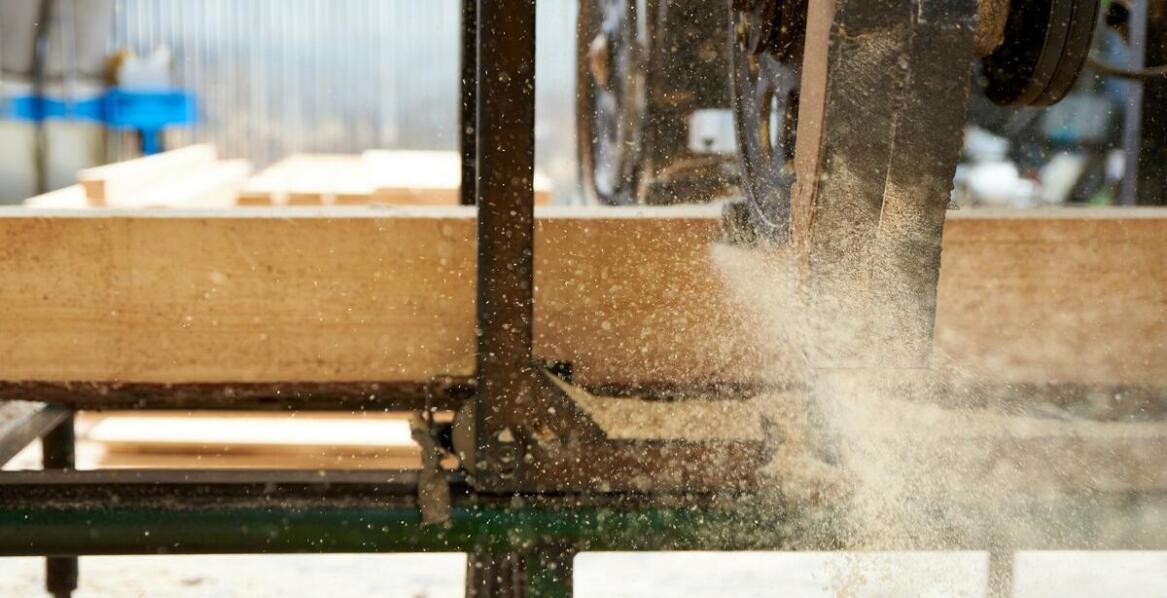 Jakie są korzyści z inwestycji w wysokiej jakości taśmy do cięcia drewna?