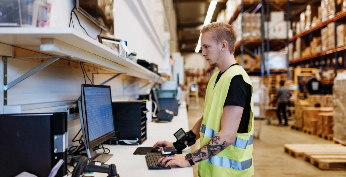 Jak instalacja i konfiguracja sprzętu wpływa na jego działanie?