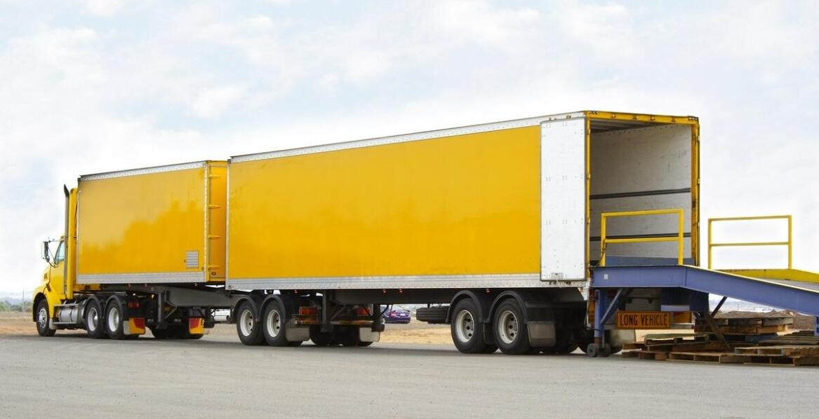 Zalety korzystania z systemu door-to-door w transporcie aut z Niemiec