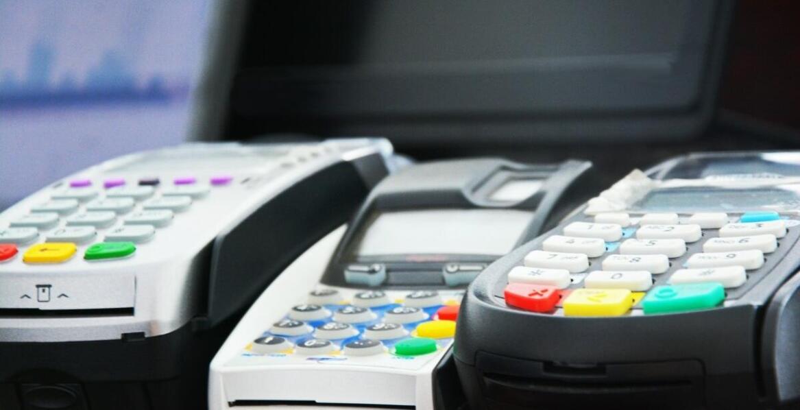 Porównanie kosztów zakupu nowych i używanych ładowarek