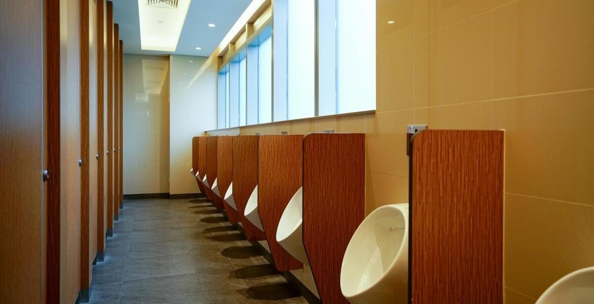Ścianki działowe do toalet jako element strategii higienicznych w przestrzeniach publicznych