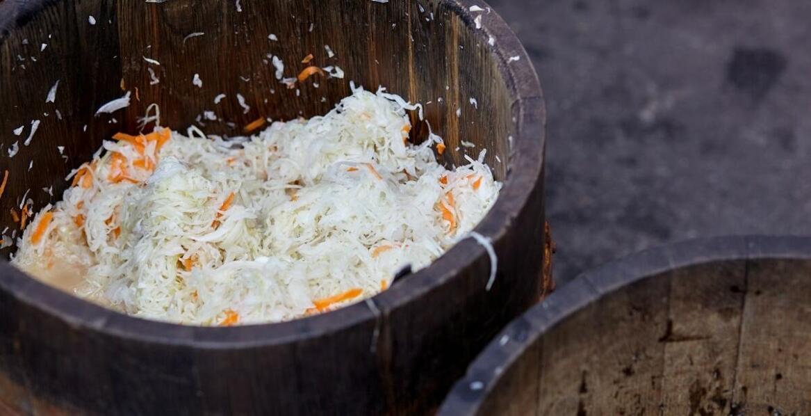 Kapusta kiszona - tradycyjny smak i nowoczesne metody produkcji